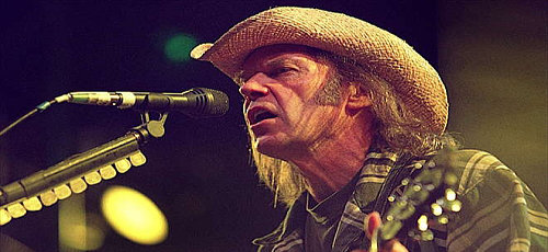 Neil Young lança disco novo em março