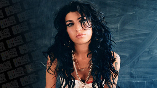 Vestido usado por Amy Winehouse em seu último show é vendido por mais de um milhão de reais