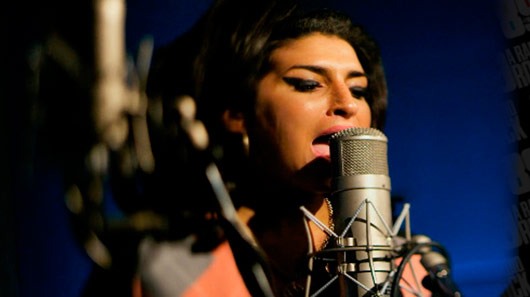 Divulgado vídeo que mostra Amy Winehouse gravando “Back To Black”