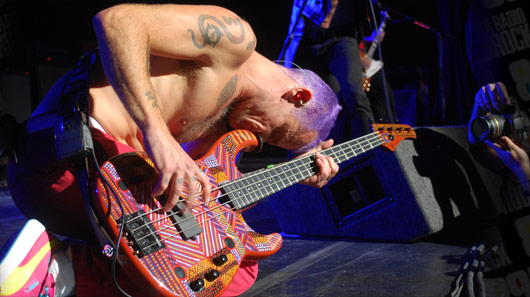 Red Hot Chili Peppers anuncia retorna aos palcos