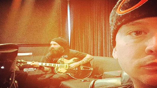 Blink-182 revela presença de convidado especial em novo disco