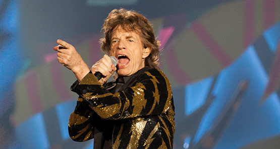 Vídeo mostra momento do retorno de Mick Jagger aos palcos com os Rolling Stones
