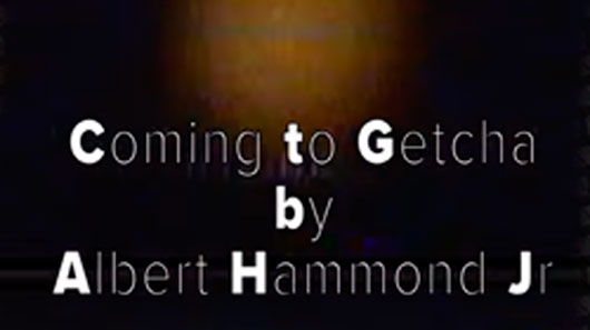 Albert Hammond Jr., guitarrista dos The Strokes, lança clipe para faixa “Coming To Getcha”