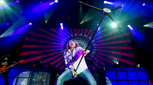Whitesnake disponibiliza versão ao vivo de “Love Ain’t No Stranger”