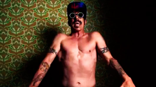 Red Hot Chili Peppers divulga videoclipe de “Dark Necessities”