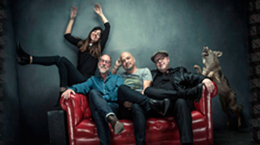 Pixies anuncia novo álbum “Head Carrier” e lança primeiro single