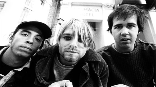 Veja Nirvana tocando “Smells Like Teen Spirit” antes da fama