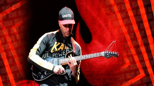 Tom Morello participa de nova versão de “Like A Stone”, do Audioslave, com vocais de Dennis Lloyd