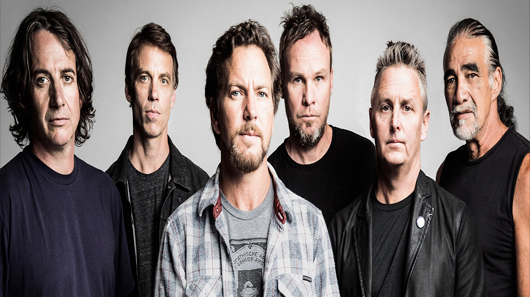 Pearl Jam homenageia músicos que se foram em 2016