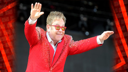Show on-line comandado por Elton John arrecada US$8 milhões para caridade