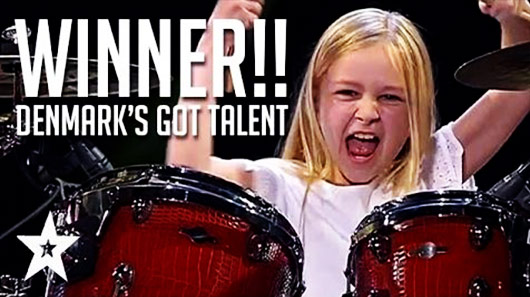 Baterista de 10 anos vence competição na TV da Dinamarca