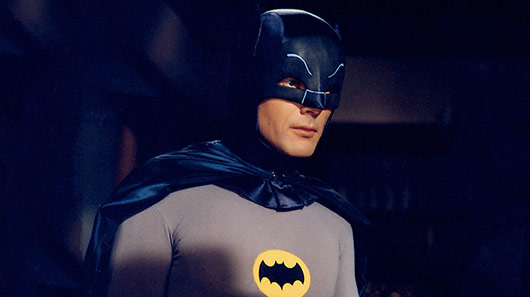 Morre Adam West, ator que interpretou Batman nos anos 60