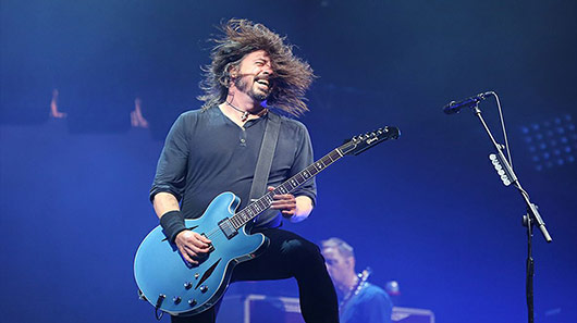 Foo Fighters libera versão ao vivo de “Requiem”, sucesso do Killing Joke
