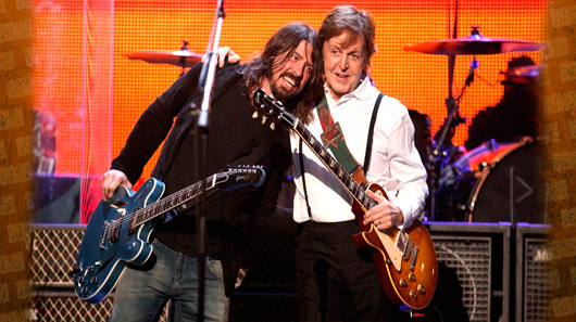 Novo disco do Foo Fighters terá participação de Paul McCartney tocando bateria