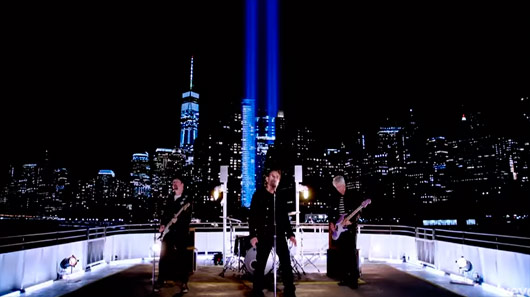 U2 faz um giro por Nova York em novo videoclipe