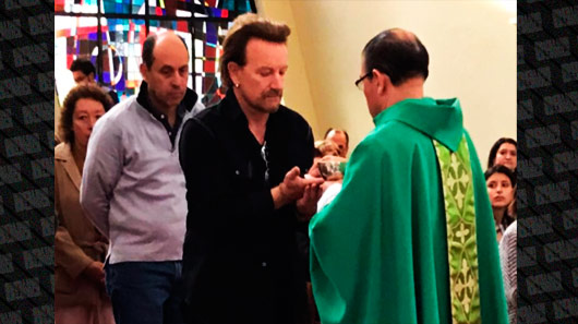 U2: Bono vai à missa na Colômbia
