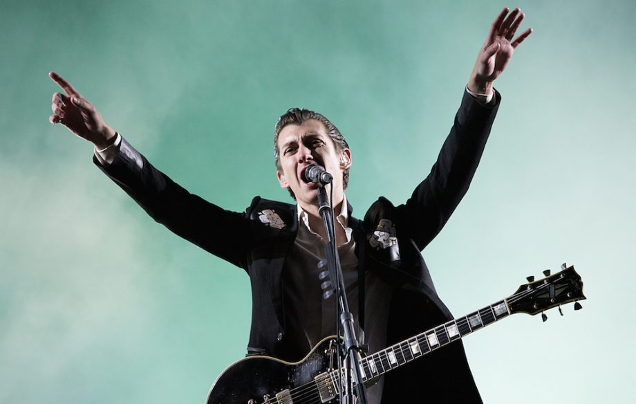 Arctic Monkeys lança clipe para “Arabella (Live At The Royal Albert Hall)”