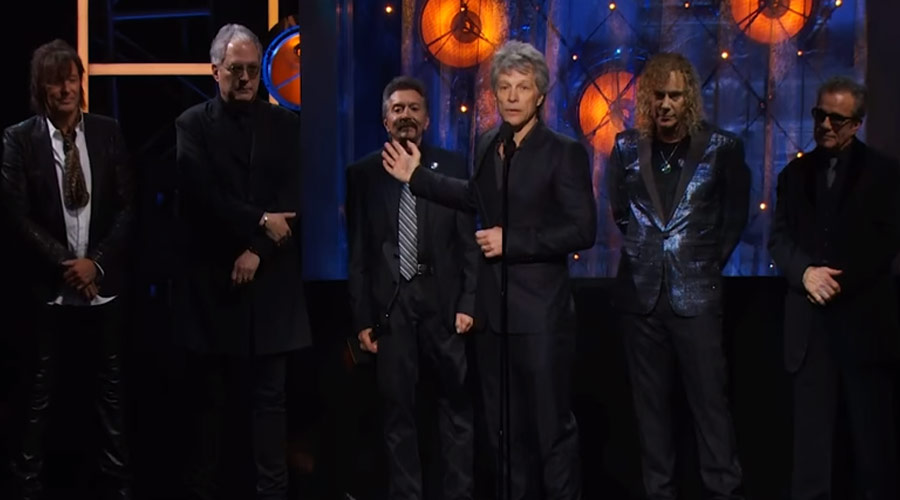 Bon Jovi reúne formação clássica e entra para o Hall da Fama do Rock