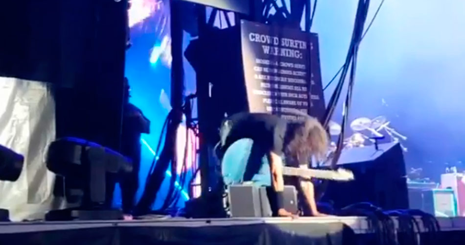 Foo Fighters: vídeo mostra tombo de Dave Grohl no palco