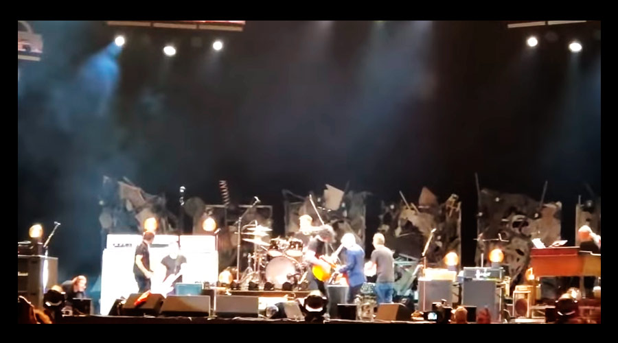 Veja Pearl Jam fazendo cover de “Seven Nation Army”, do The White Stripes