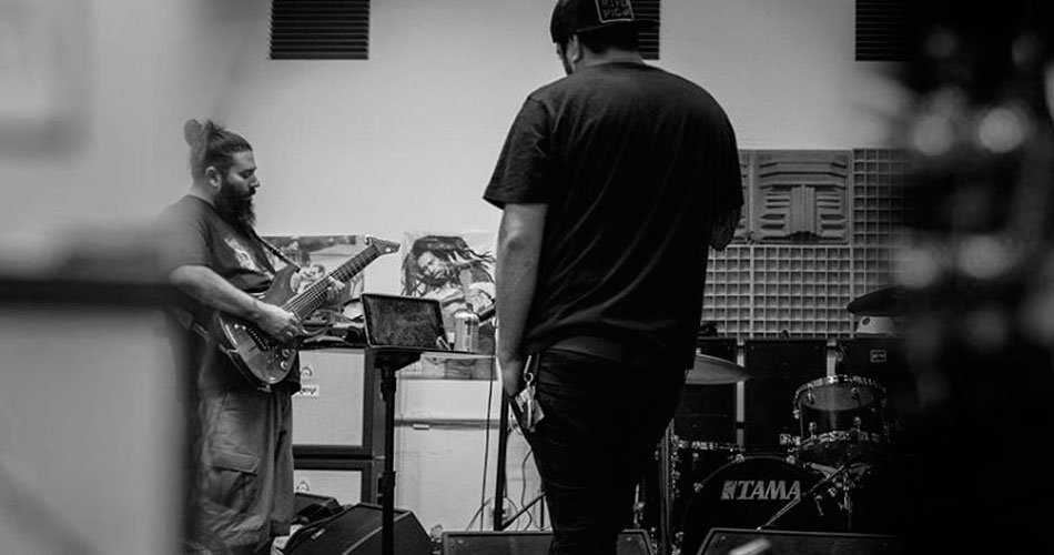 Deftones publica foto em estúdio