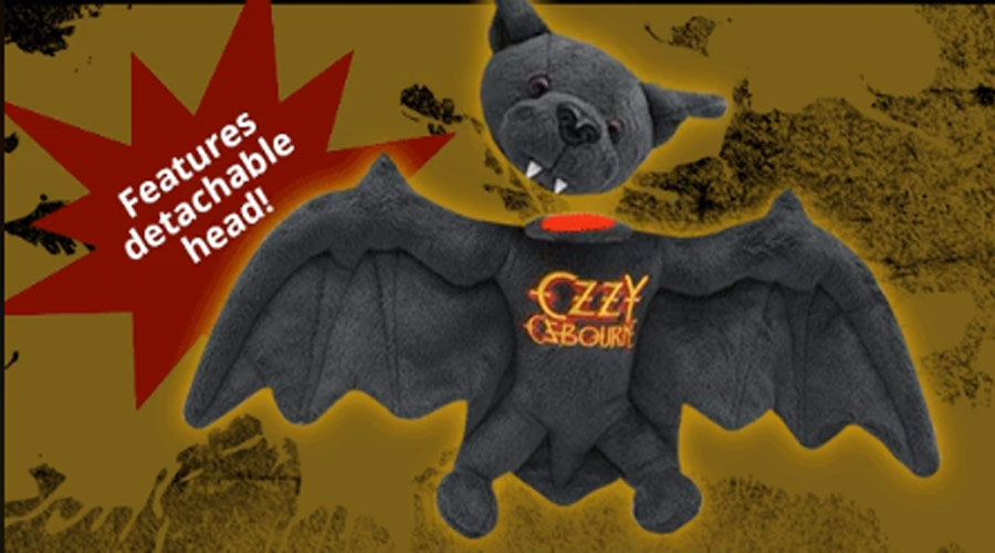 Ozzy Osbourne lança morcego de pelúcia para comemorar “mordida histórica”