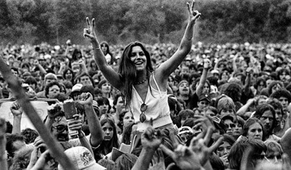 Led Zeppelin, Pink Floyd, The Who, Aerosmith. Revista especula nomes para celebrar 50 anos de Woodstock