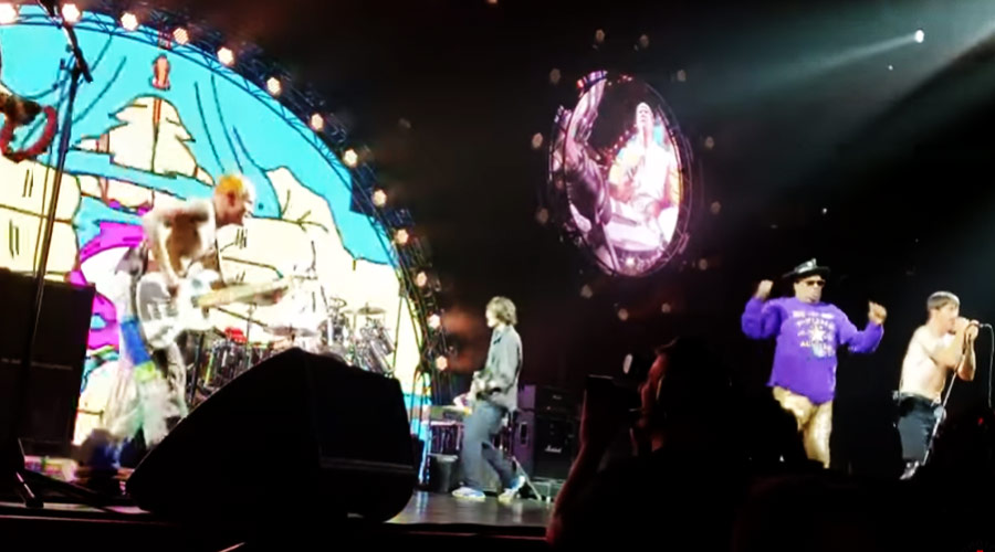 Red Hot Chili Peppers toca com George Clinton, que pode voltar a trabalhar com a banda