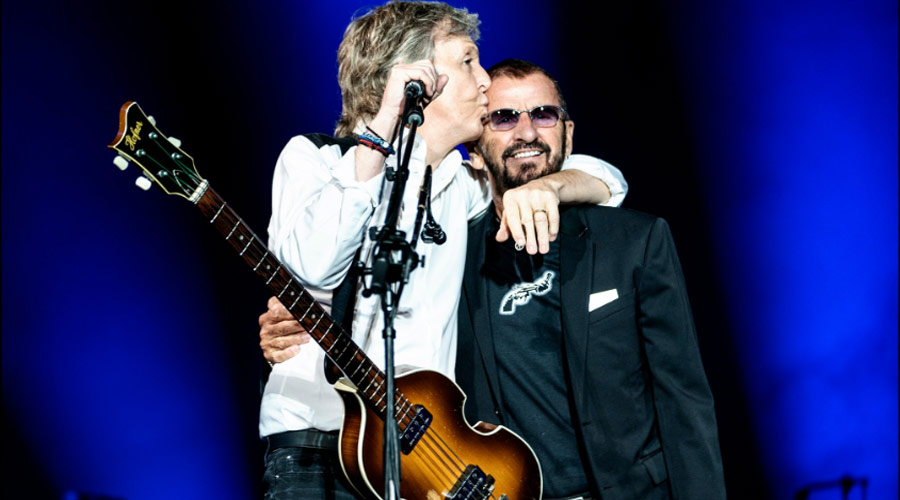 Paul McCartney e Ringo Starr tocam clássicos dos Beatles em Los Angeles