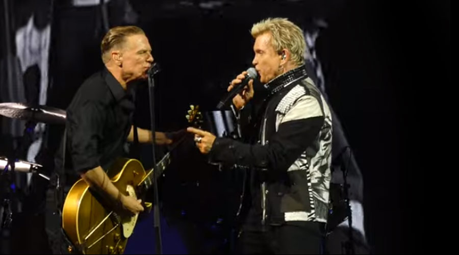 Vídeo: Bryan Adams e Billy Idol cantam juntos o clássico “C’mon Everybody”