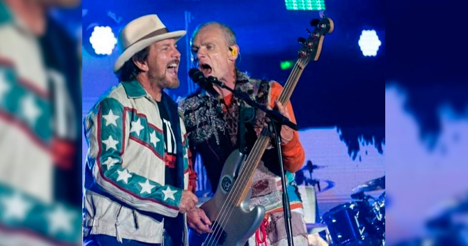 Red Hot Chili Peppers tocam com Eddie Vedder clássico do The Cars