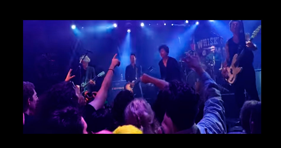 Vídeo: Green Day estreia novo single ao vivo em show surpresa