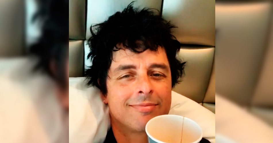 Green Day: Billie Joe Armstrong pede para acordá-lo em 10 de setembro