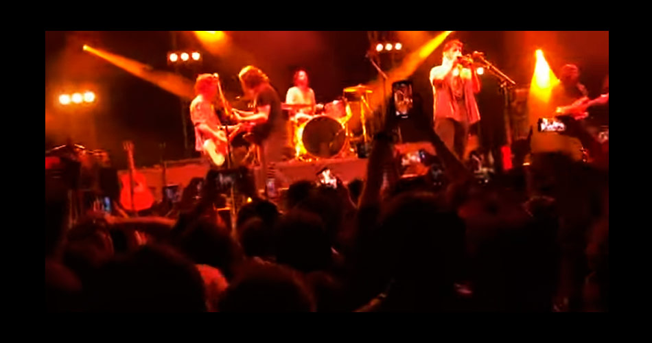 Vídeo: The Raconteurs toca música dos Strokes com Julian Casablancas