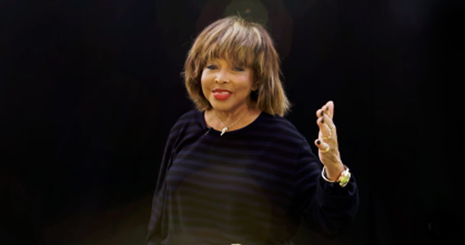 Em mensagem de vídeo, Tina Turner comemora 80 anos e sua “segunda chance na vida”
