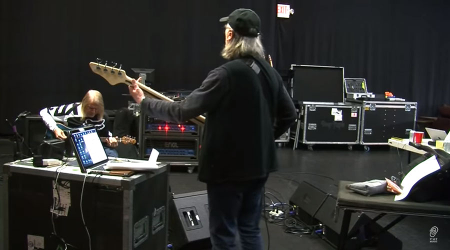 Vídeo mostra Deep Purple em estúdio ensaiando single “Throw My Bones”