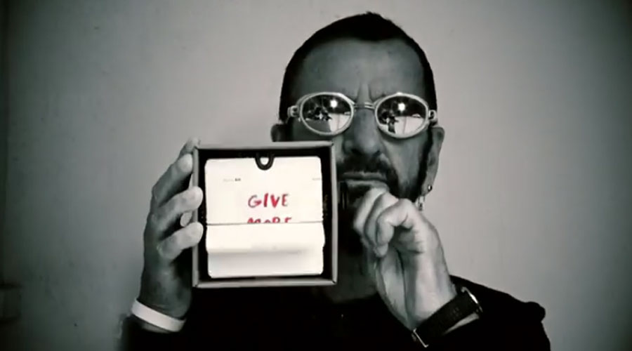 Ringo Starr 80 anos: Sheryl Crow faz nova versão de clássico dos Beatles e “Give More Love” ganha novo clipe