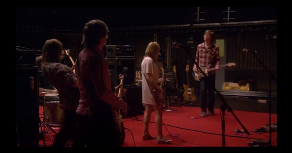 Performance especial do Sonic Youth dentro de estúdio é liberada pela 1ª vez na internet