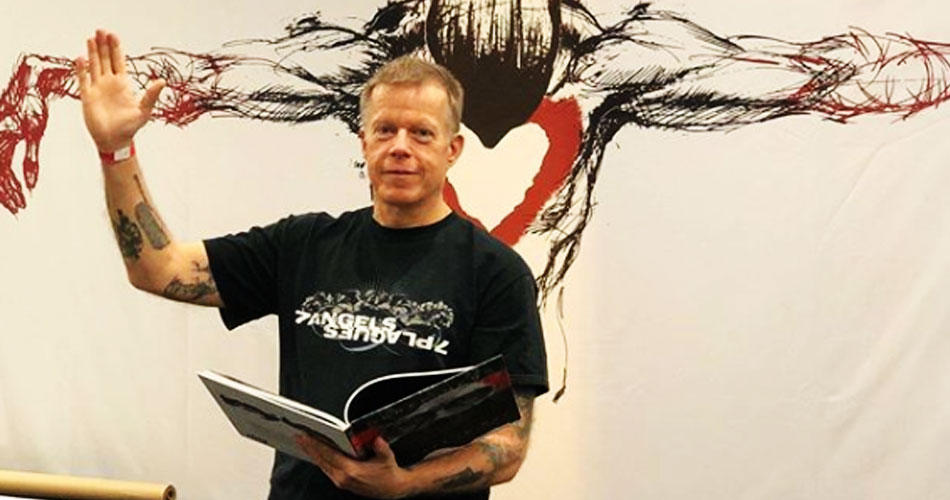 Derek Hess, designer de capas de discos do Pantera, Pearl Jam e Pink Floyd, participa de live do Sepultura