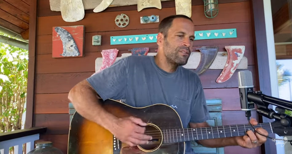 Vídeo: Jack Johnson, Dave Matthews e Incubus fazem tributo a Cat Stevens