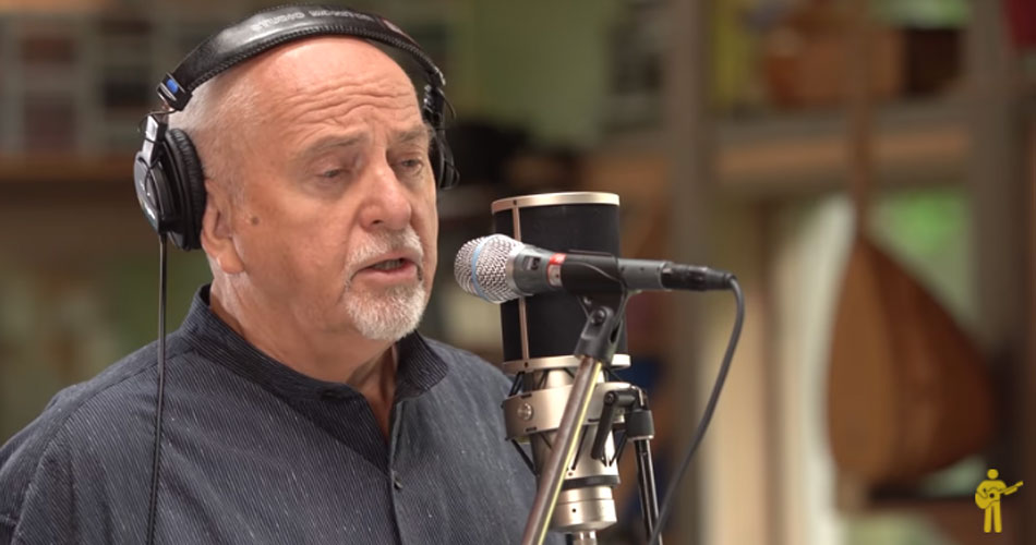 Peter Gabriel lança nova versão do clássico “Biko” com participação do Playing For Change
