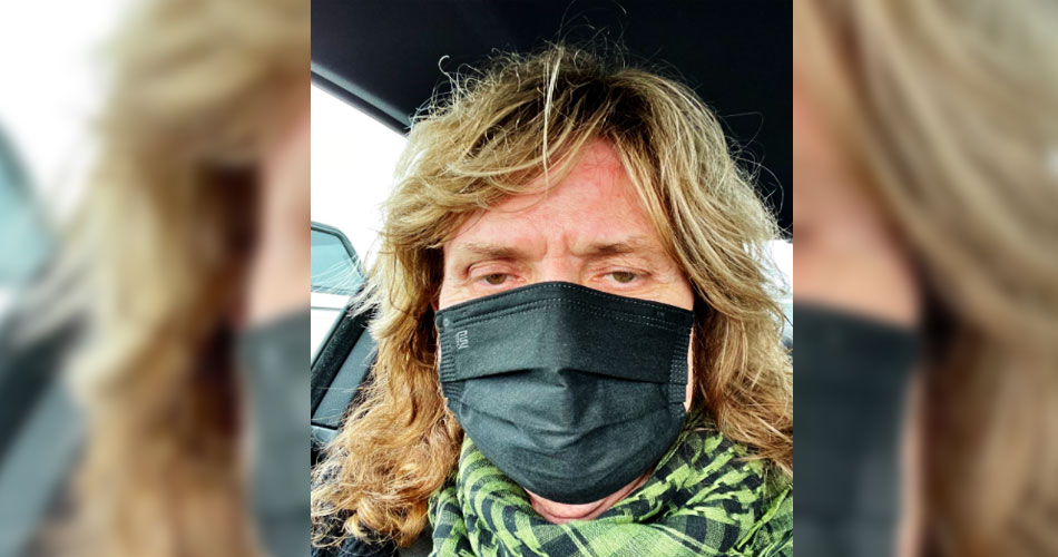 Dave Coverdale é diagnosticado com infecção respiratória e Whitesnake cancela shows
