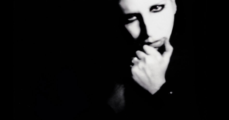 Marilyn Manson diz que acusações de estupro e tortura feitas por Esmé Bianco são falsas