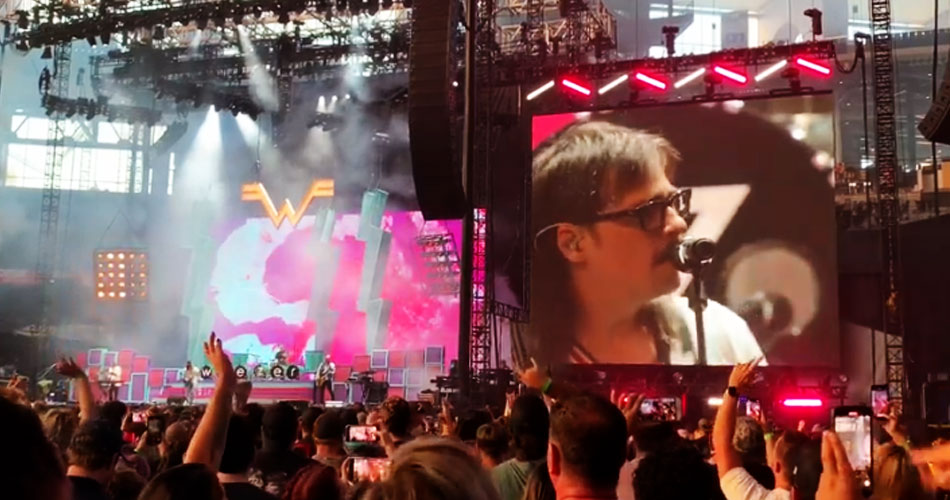 Weezer retorna aos palcos; veja performance de “Africa” ao vivo