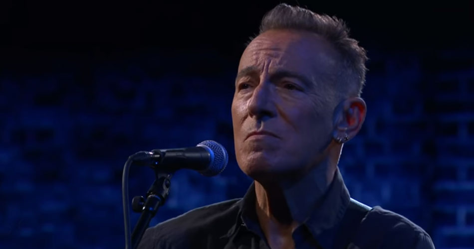 Bruce Springsteen faz versão intimista de “The River” na TV americana