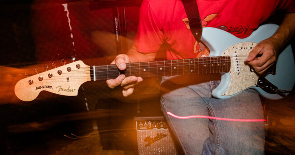 Fender lança guitarra de Kurt Cobain para celebrar 30 anos de “Nevermind”