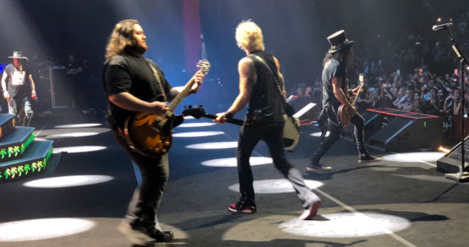 Vídeo: Guns N’Roses convida Wolf Van Halen para tocar “Paradise City”