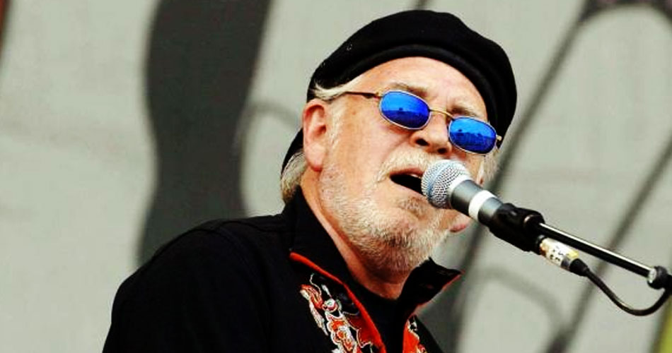 Gary Brooker, vocalista do Procol Harum, morre aos 76 anos