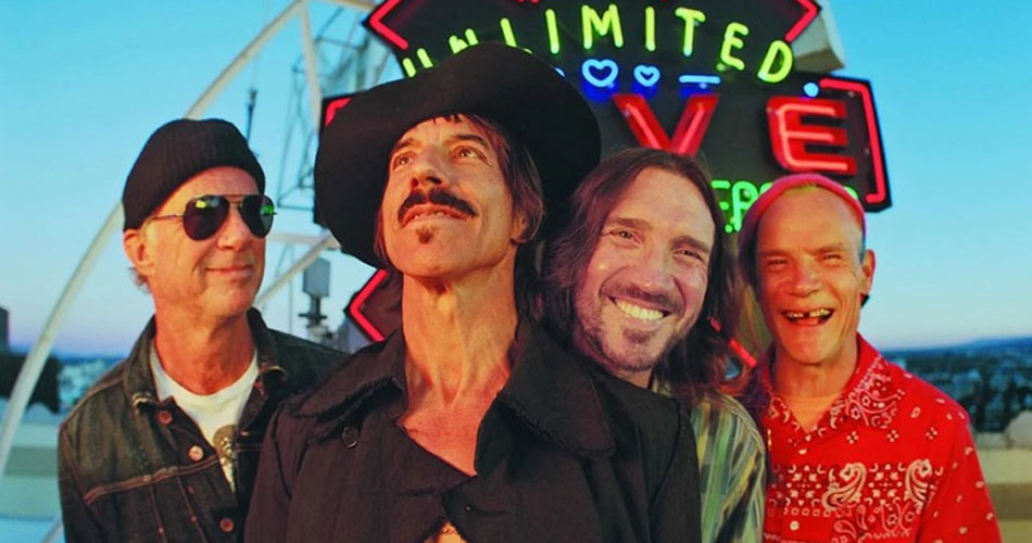 Red Hot Chili Peppers segue rumo a liderar a parada britânica de álbuns