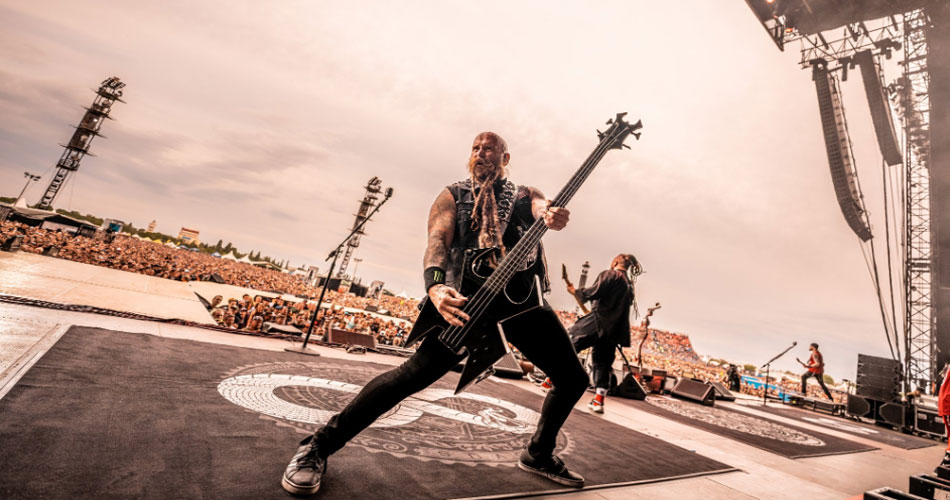 Baixista do Fiver Finger Death Punch critica celebridades que ameaçam deixar EUA